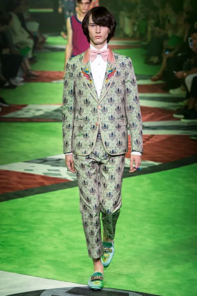 Look 31